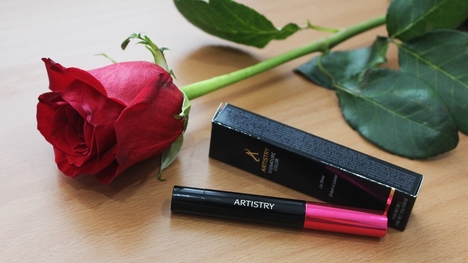 TEST: Artistry - Lesk na pery Signature Color