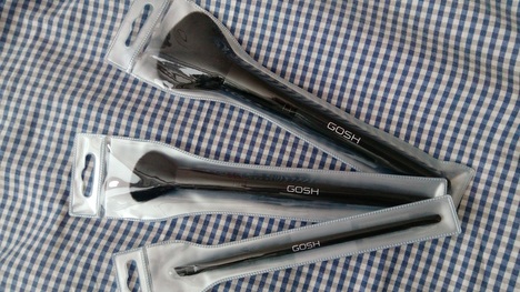 TEST: GOSH - Štetce - Powder Brush, Contour Brush, Eye Shadow Slanted Brush