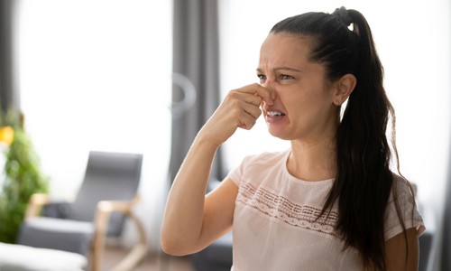 Zápach z klimatizácie a zdravotné problémy – najčastejšie príčiny a dôsledky, ktoré netreba podceniť!