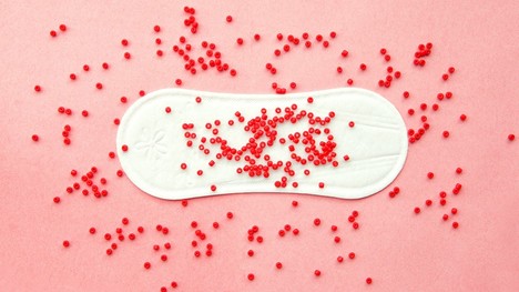 Krvné zrazeniny v menštruačnej krvi – sú normálne, alebo značia problém?
