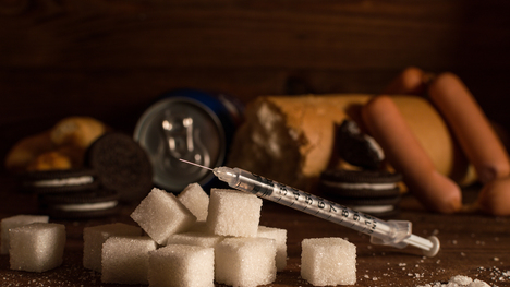 Šokujúce spojitosti medzi drogami a cukrom: Je ich viac než dosť!