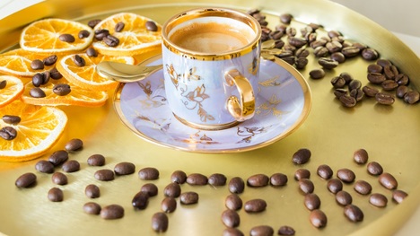 Ako zistiť, koľko kofeínu obsahuje šálka kávy?