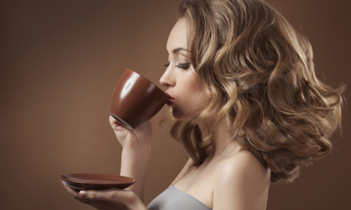 Ste milovníkom kávy? Kedy ju piť, aby bola skutočne účinná?