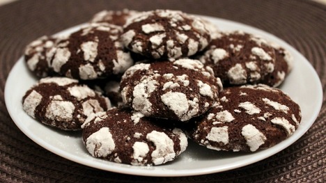 Recept: Čokoládové crinkle cookies