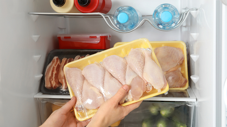 Pozor, hrozba nákazy! Ako skladovať mäso najmä počas teplejších dní?