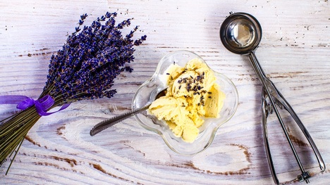 Levanduľový ošiaľ pokračuje: Toto je recept na levanduľovú zmrzlinu!