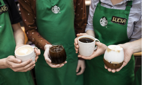 Obľúbený ľadový nápoj zo Starbucks: Len toto potrebuješ v horúci deň!