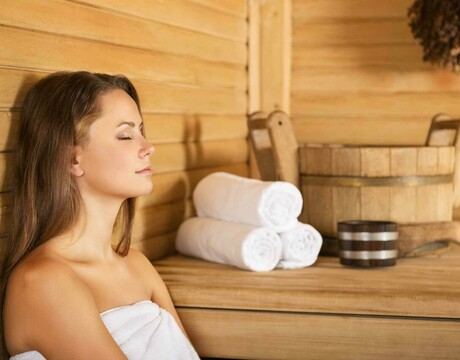 Zdravotné benefity saunovania vo vlastnej saune