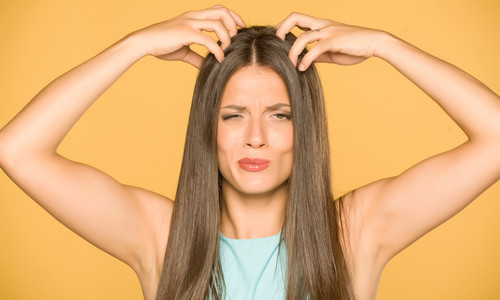 Ako sa zbaviť akné pod vlasmi? Tejto kozmetike daj ZBOHOM!