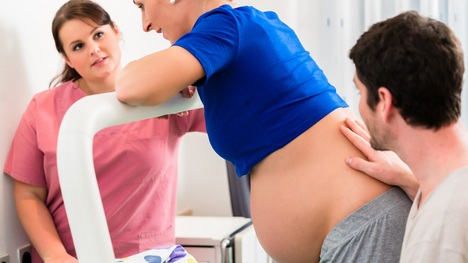 Pôrod a jeho fázy: Prvá doba pôrodná pripravuje cestu