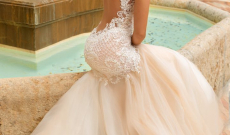 Očarujúce svadobné šaty plné luxusu a romantiky