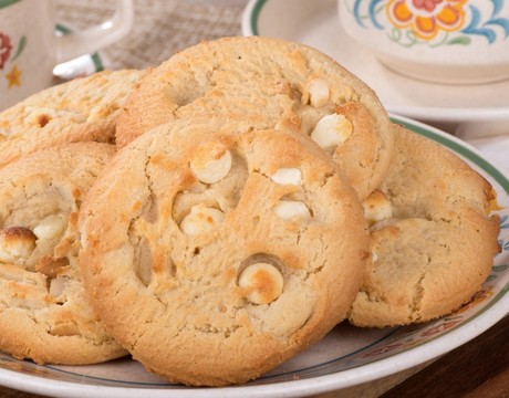 Cookies z bielej čokolády a makadamových orechov – pochúťka na pohľadanie!