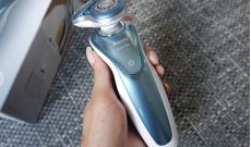 TEST: Philips Shaver series 7000 – elektrický strojček suché/mokré holenie
