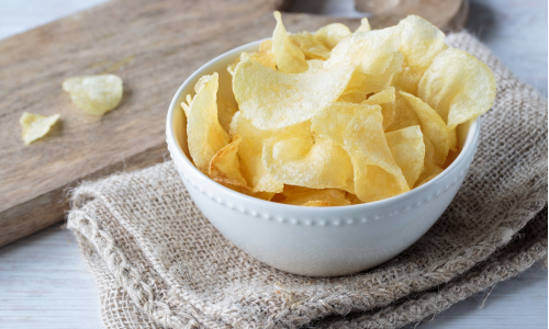 Zmäknuté chipsy opäť chrumkavé do 15 sekúnd: Skús to takto!