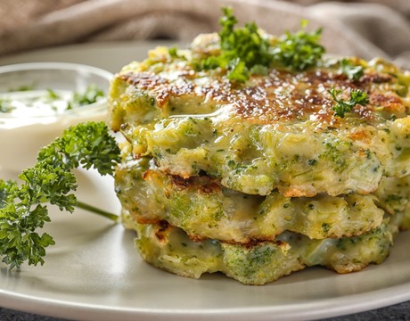Brokolicové placky s cícerom: Nová chuť, nový rozmer a dokonalosť na tanieri