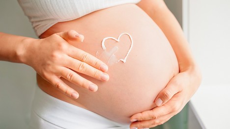 Starostlivosť o tehotenské bruško v 3 krokoch: Ako predísť striám?