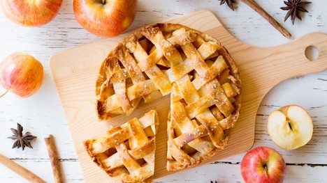 Jednoduchý recept na apple pie: Tento jablkový múčnik budeš milovať!