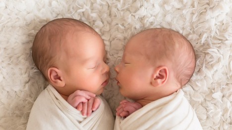 Viacplodové tehotenstvo – čo zvyšuje šance na dvojičky či trojičky?