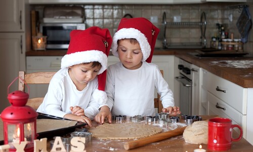 Jednoduché recepty na vianočné pečenie s deťmi – 7 vianočných dobrôt, ktorých prípravu prežijete vy aj kuchyňa