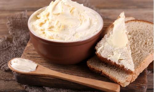 Vyrob si domáce maslo! Ako na to? Skús tento jednoduchý recept!