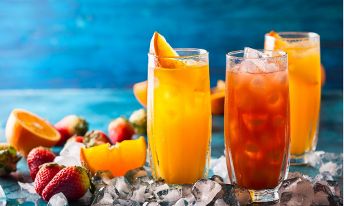 Potrebuješ sa schladiť? Vyskúšaj tieto osviežujúce letné nápoje!