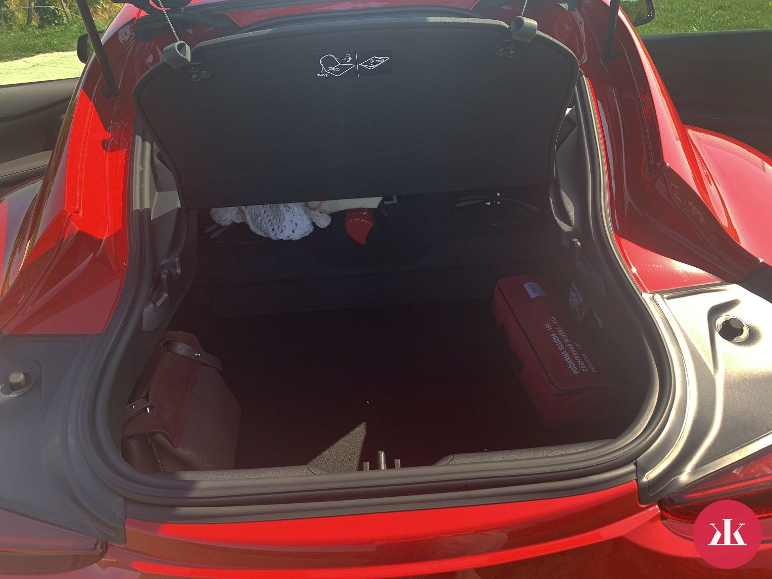 Toyota Supra GT - batožinový priestor