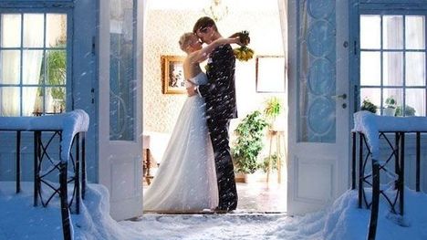 Zimná svadba - výzdoba, nevestina kytica a fotky novomanželov